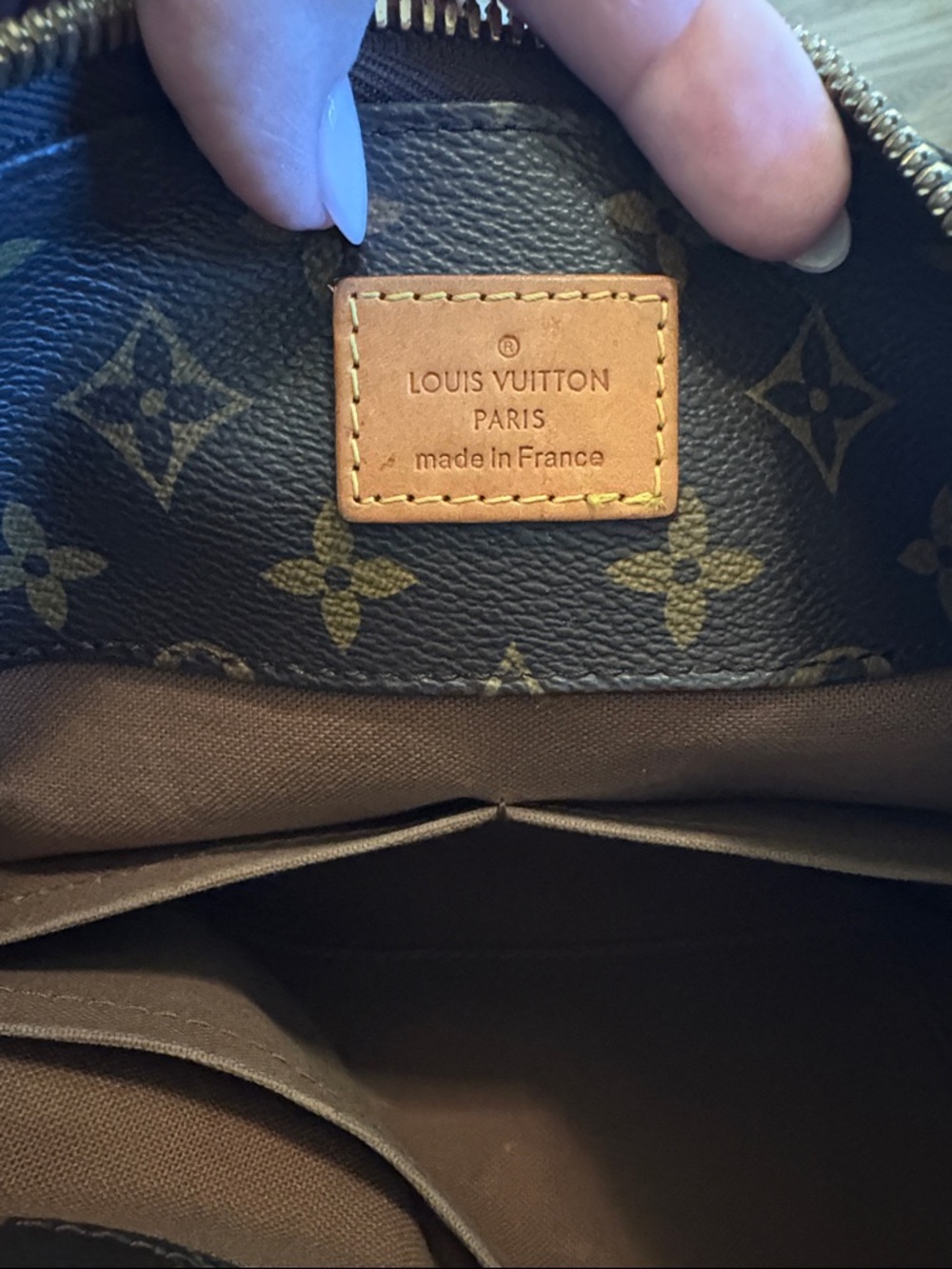 Louis Vuitton Monogram Sully Handbag - Picture 15 of 16